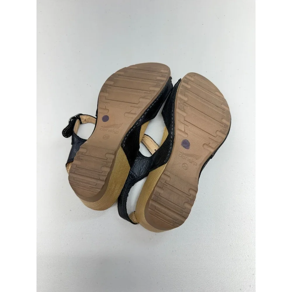 Dansko brand model